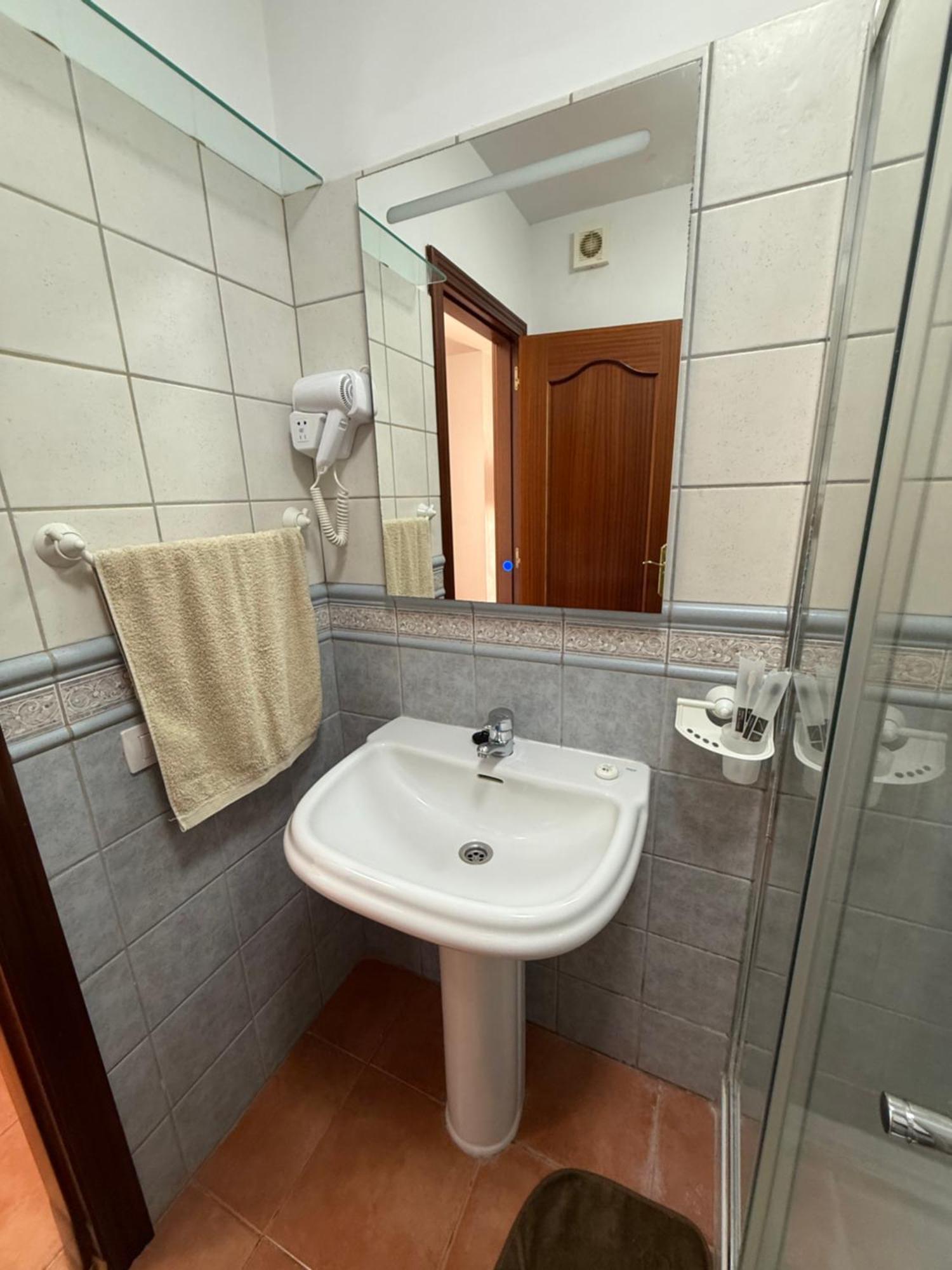 Apartamento Brisas Del Sur - Oasis Tenerife Sur Playa de San Juan  Ngoại thất bức ảnh